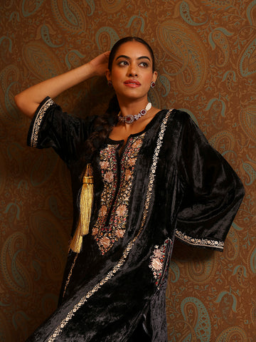 Zari Neck Embroidered Velvet Kurta With Pants