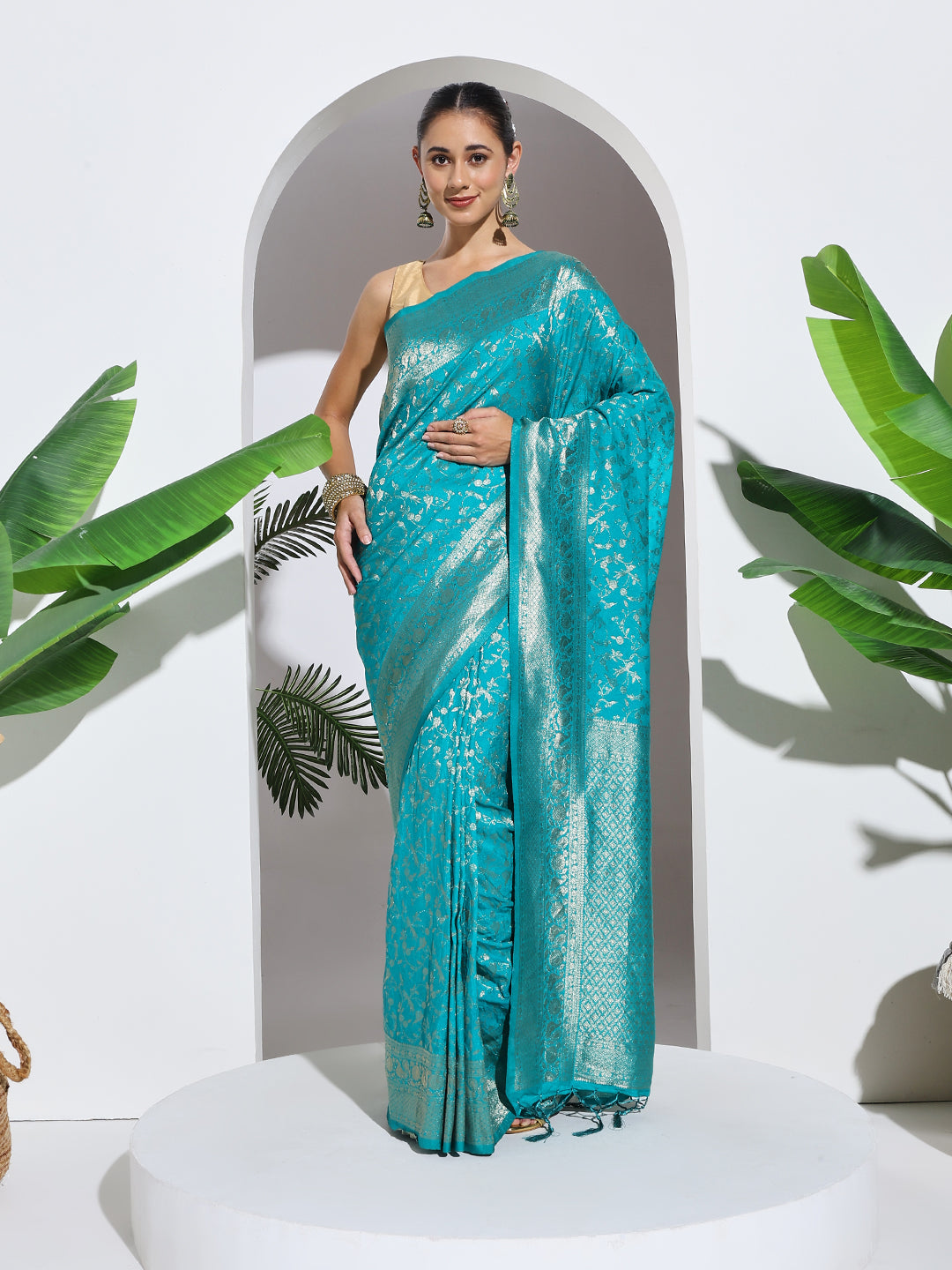 Zaari Jaal Woven Crepe Saree