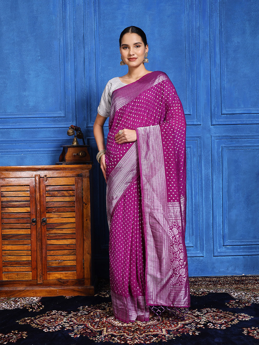 Zaari Jaal Crepe Saree