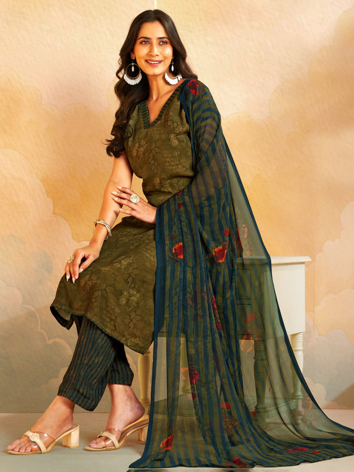 Printed Crepe Unstitched Suit With Pant &amp; Dupatta