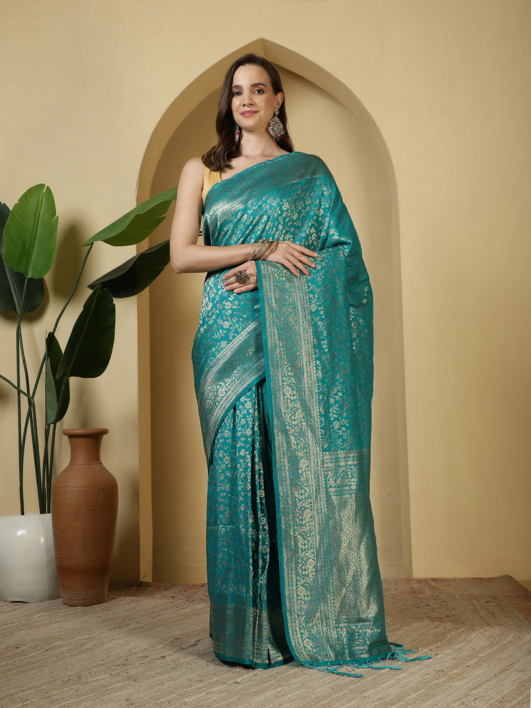 Zaari Jaal Crepe Saree