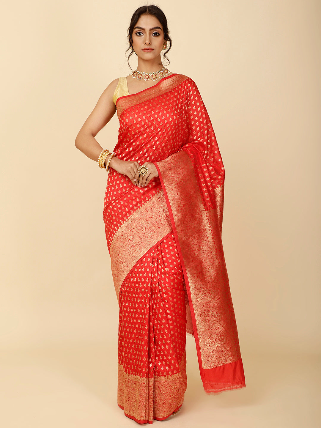 Zari Border Booti Woven Handloom Saree
