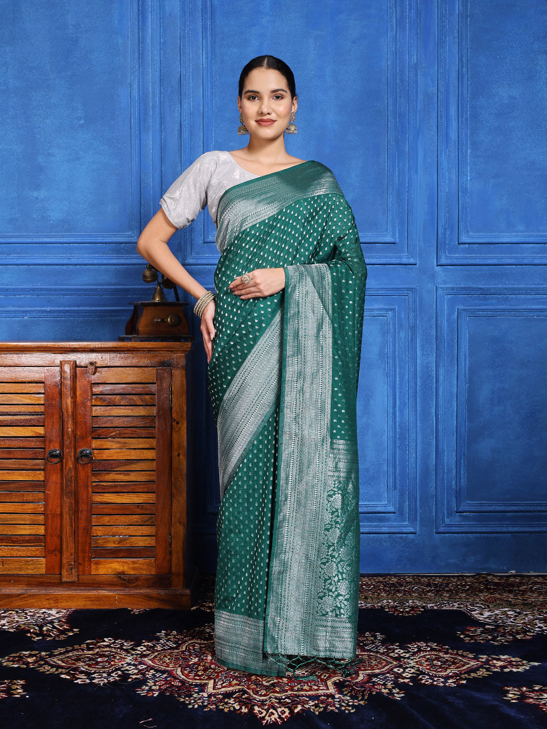 Zaari Jaal Crepe Saree