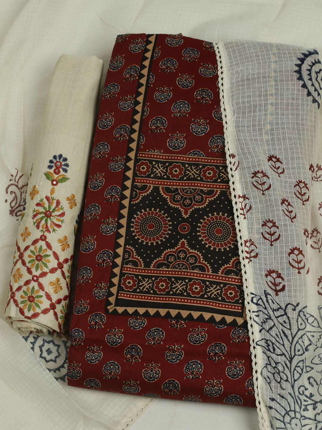 Printed Cotton Unstitched Suits Printed Suit With Pant &amp; Dupatta