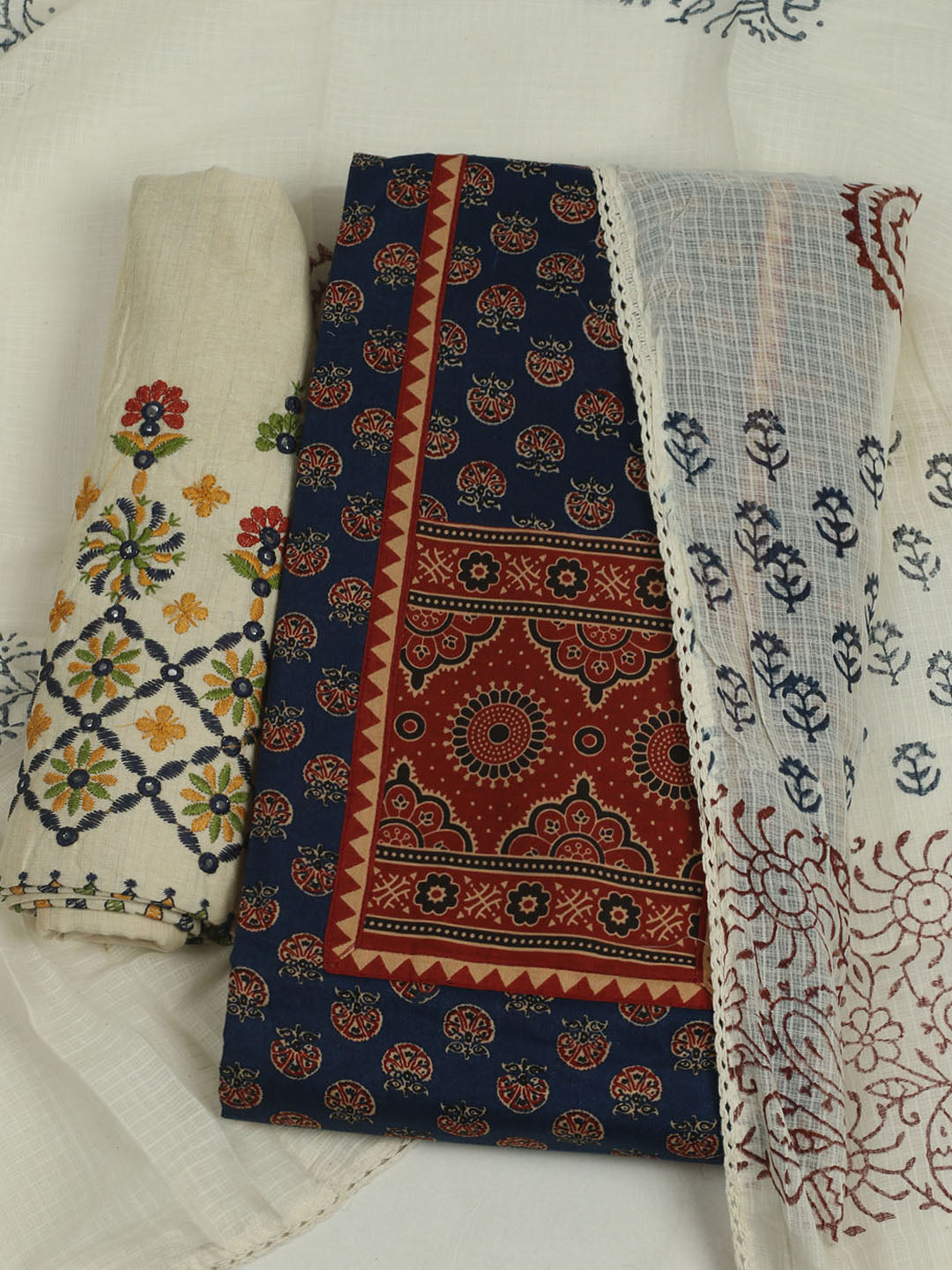 Printed Cotton Unstitched Suits Printed Suit With Pant &amp; Dupatta