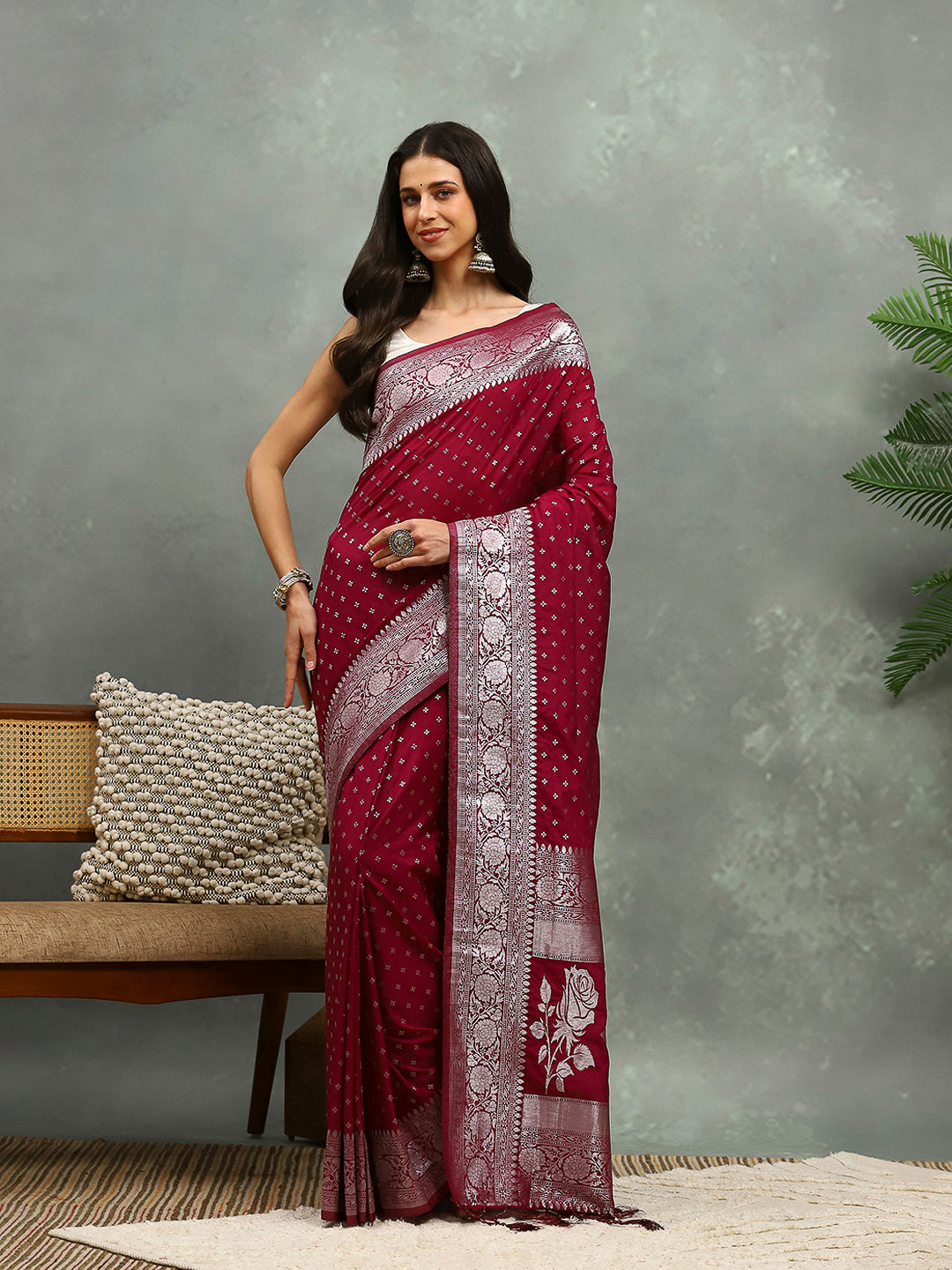 Zaari Jaal Crepe Saree