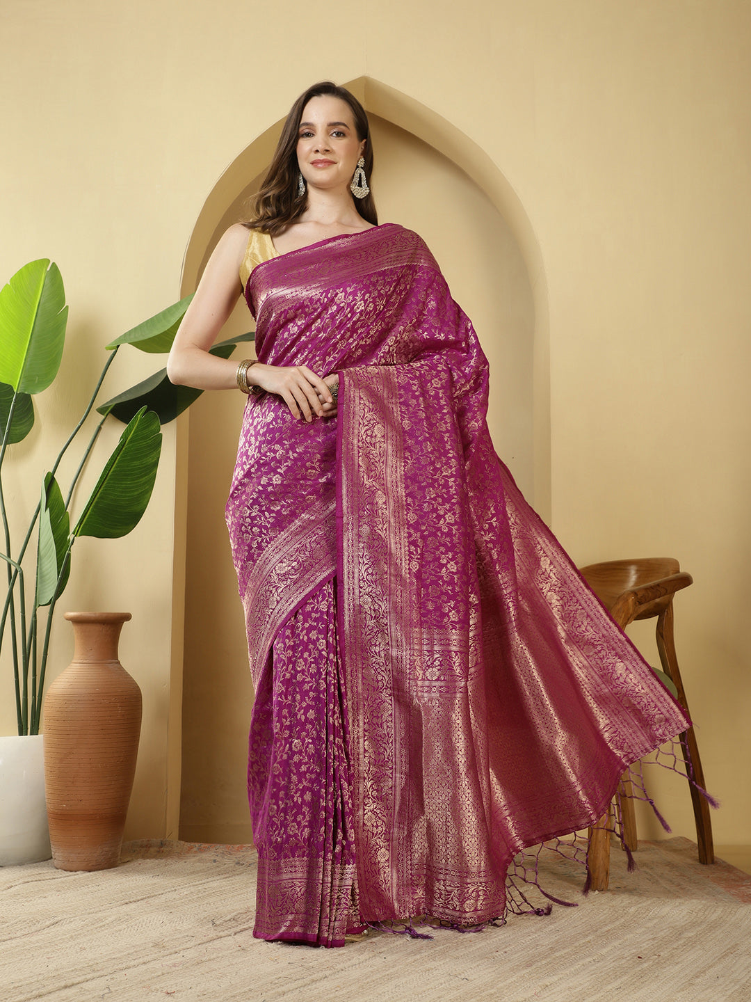 Zaari Jaal Crepe Saree