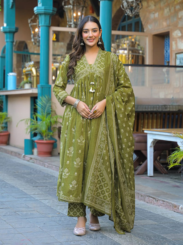 Green Cotton Blend Printed Straight Suit Set