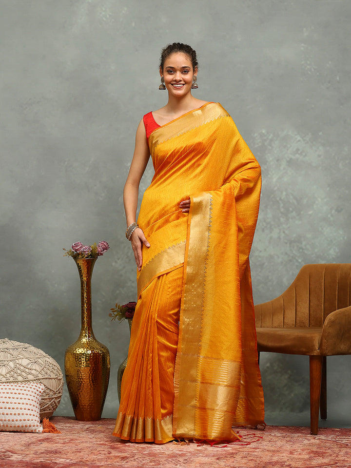 Plain Art slik Saree