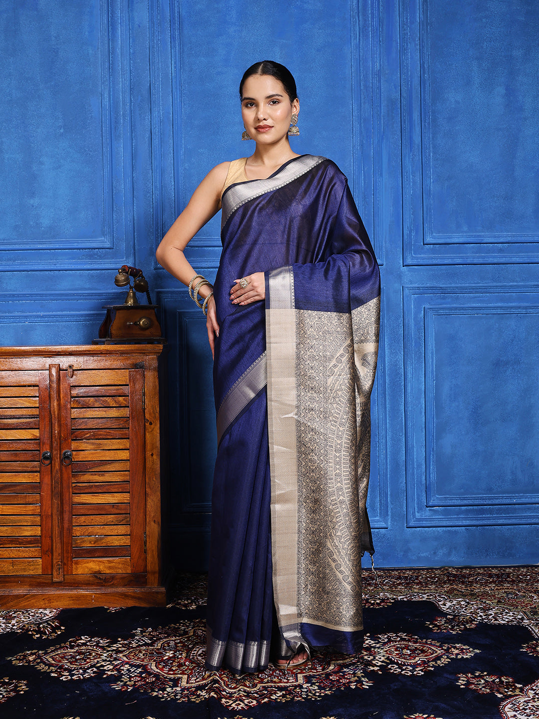 Zaari Jaal Tussar Saree