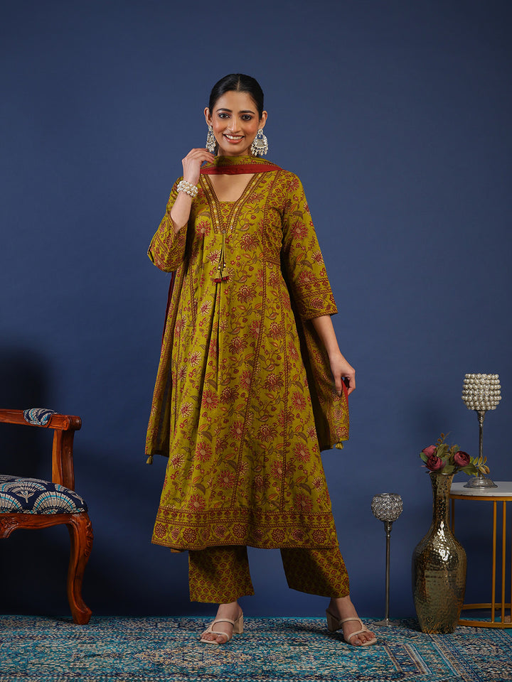 Mehndi Cotton Blend Printed Straight Suit Set