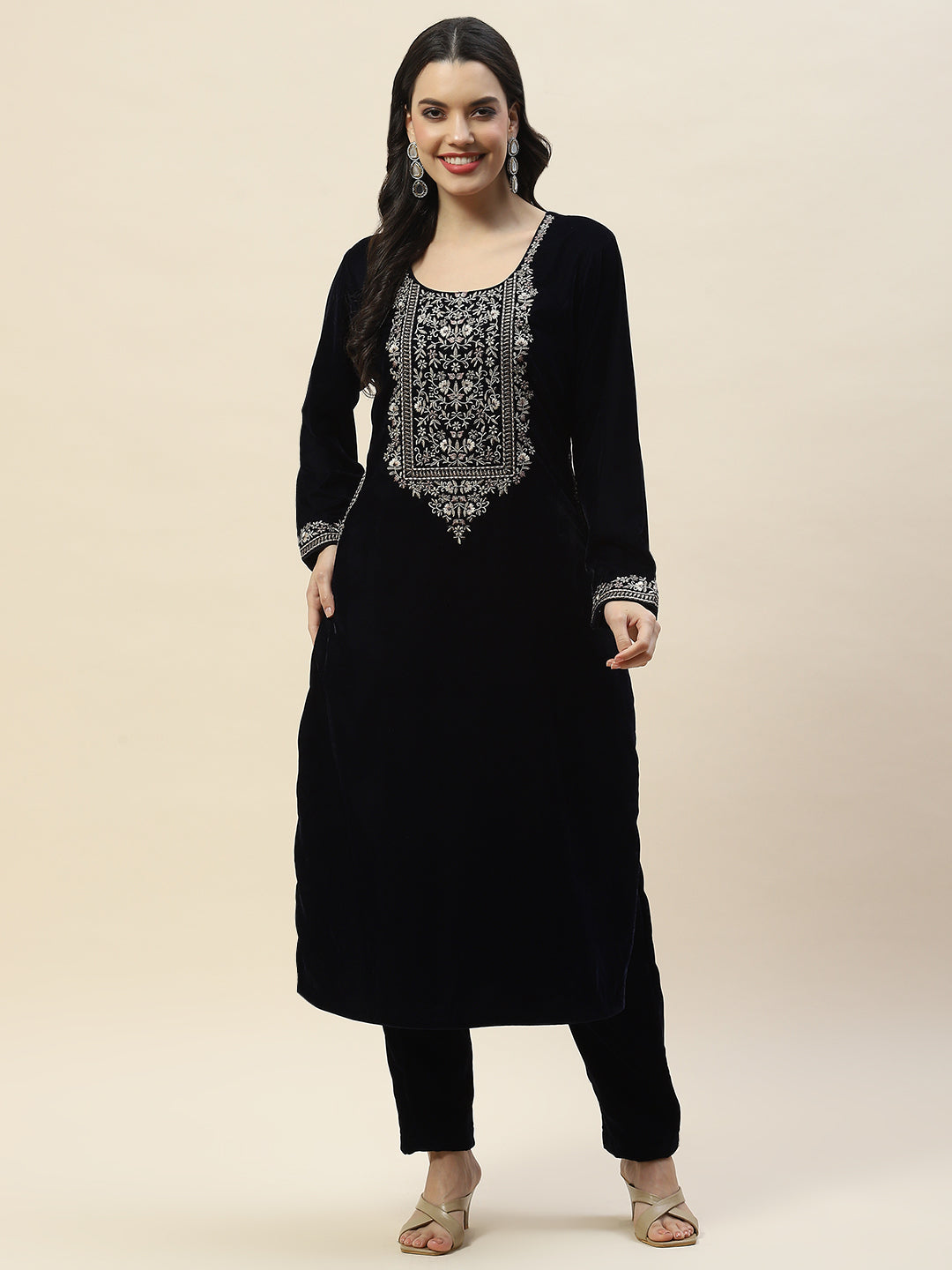 Neck Embroidered Velvet Kurta With Pants