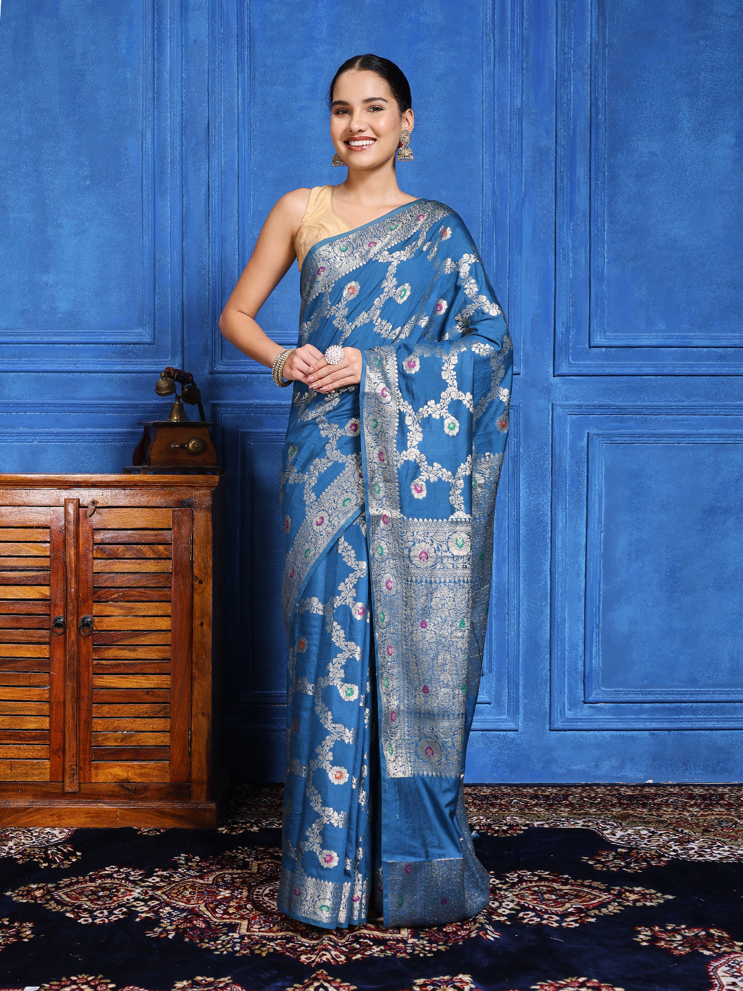 Zari Border Booti Cotton Blend Woven Saree