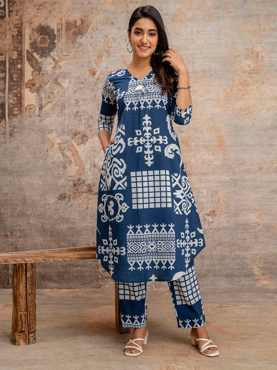 Printed Cotton Blend Kurta With Pants