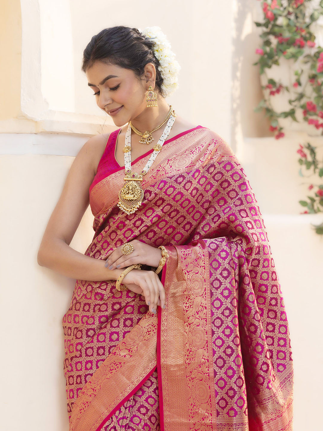 Woven Design Cotton Blend Saree