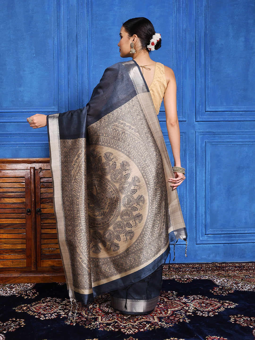 Zaari Jaal Tussar Saree