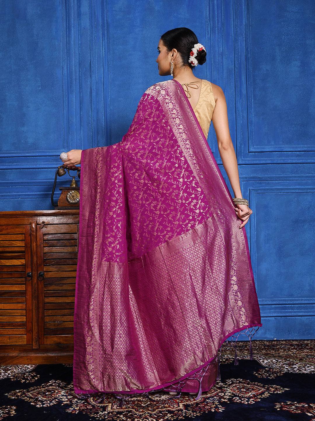 Zaari Jaal Crepe Saree