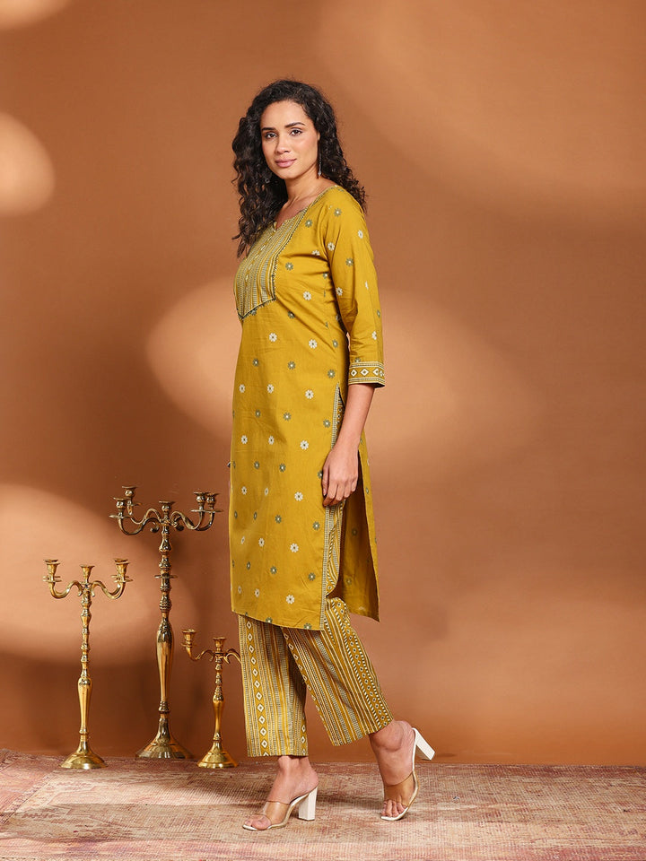 Printed Cotton Blend Kurta With Pant