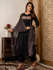 Neck Patti Cotton Kurta With Pants & Dupatta