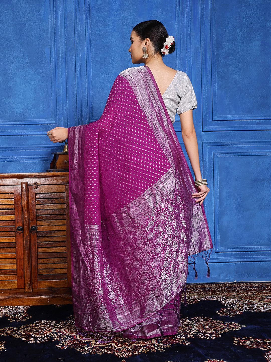 Zaari Jaal Crepe Saree