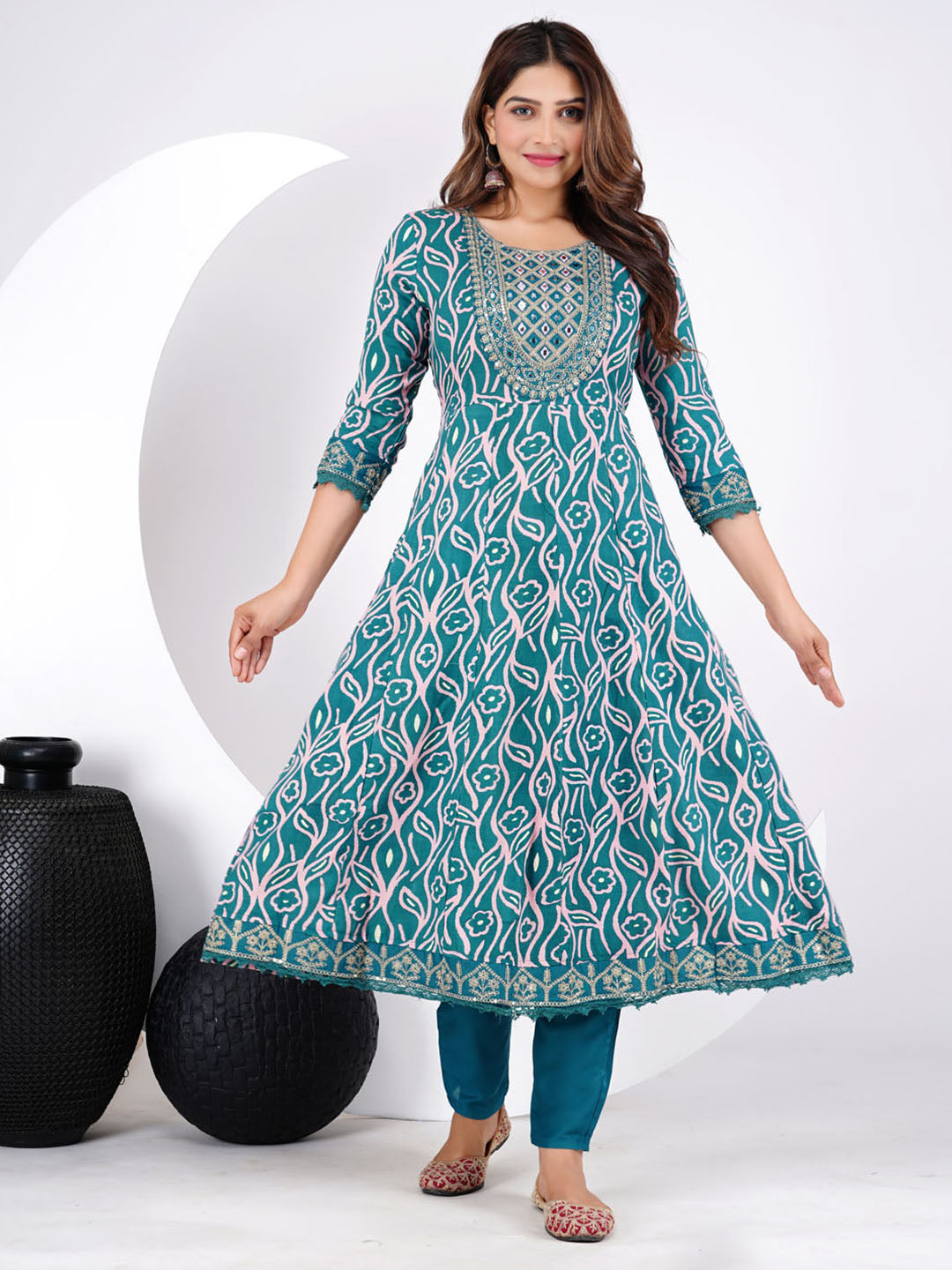 Floral Printed Rayon Kurta With Pants