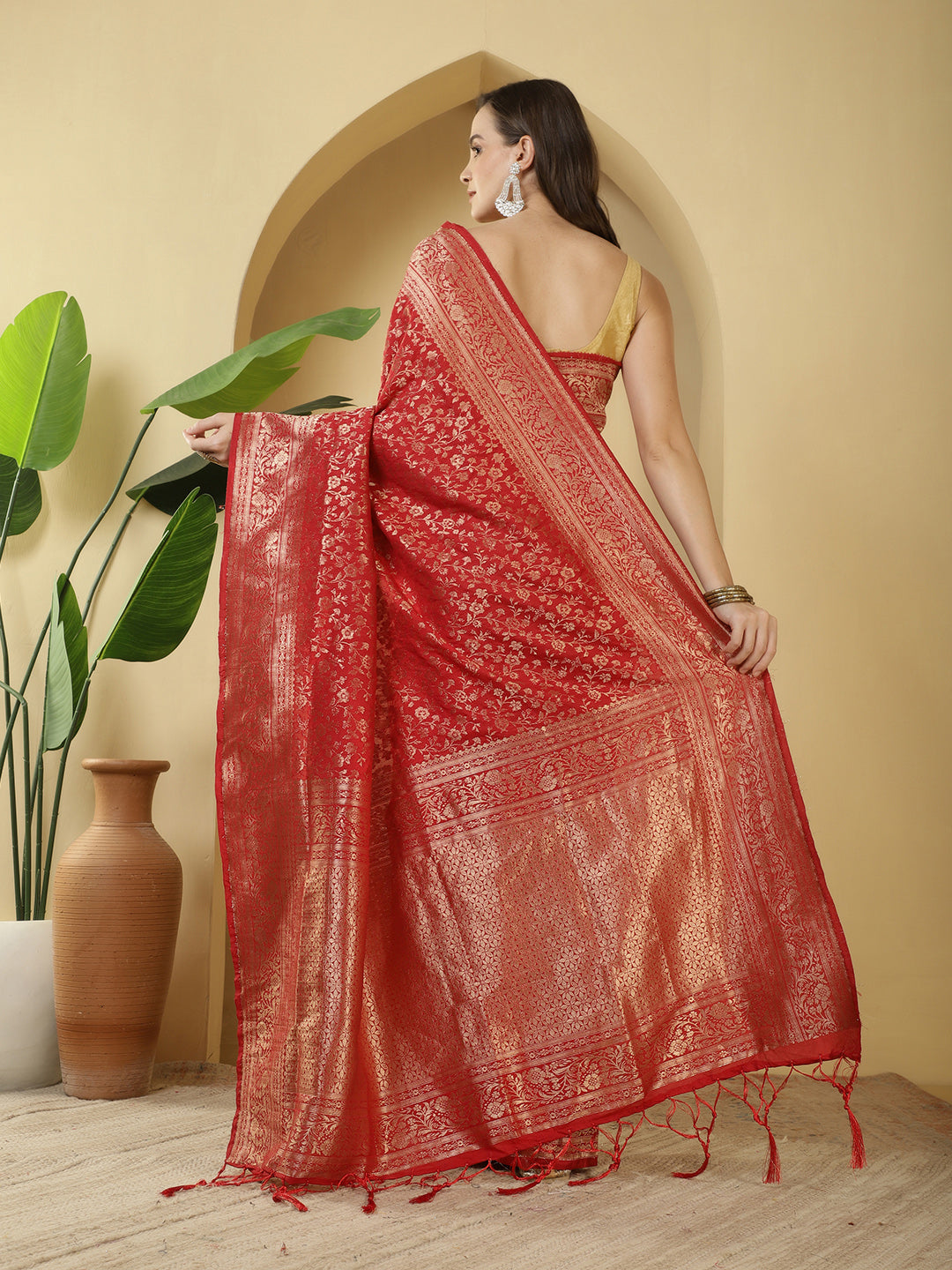 Zaari Jaal Crepe Saree