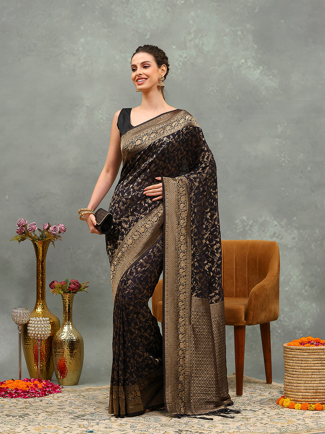 Zaari Jaal Crepe Saree