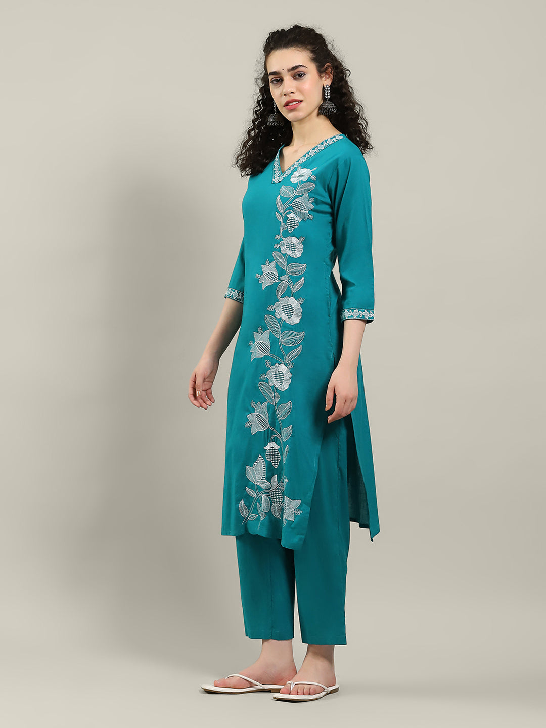 Embroidered Cotton Blend Kurta With Pants