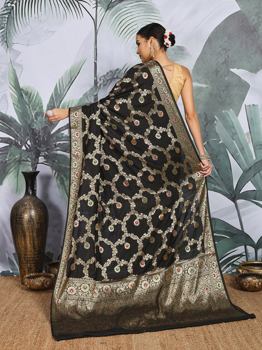 Zari Border Booti Cotton Blend Woven Saree
