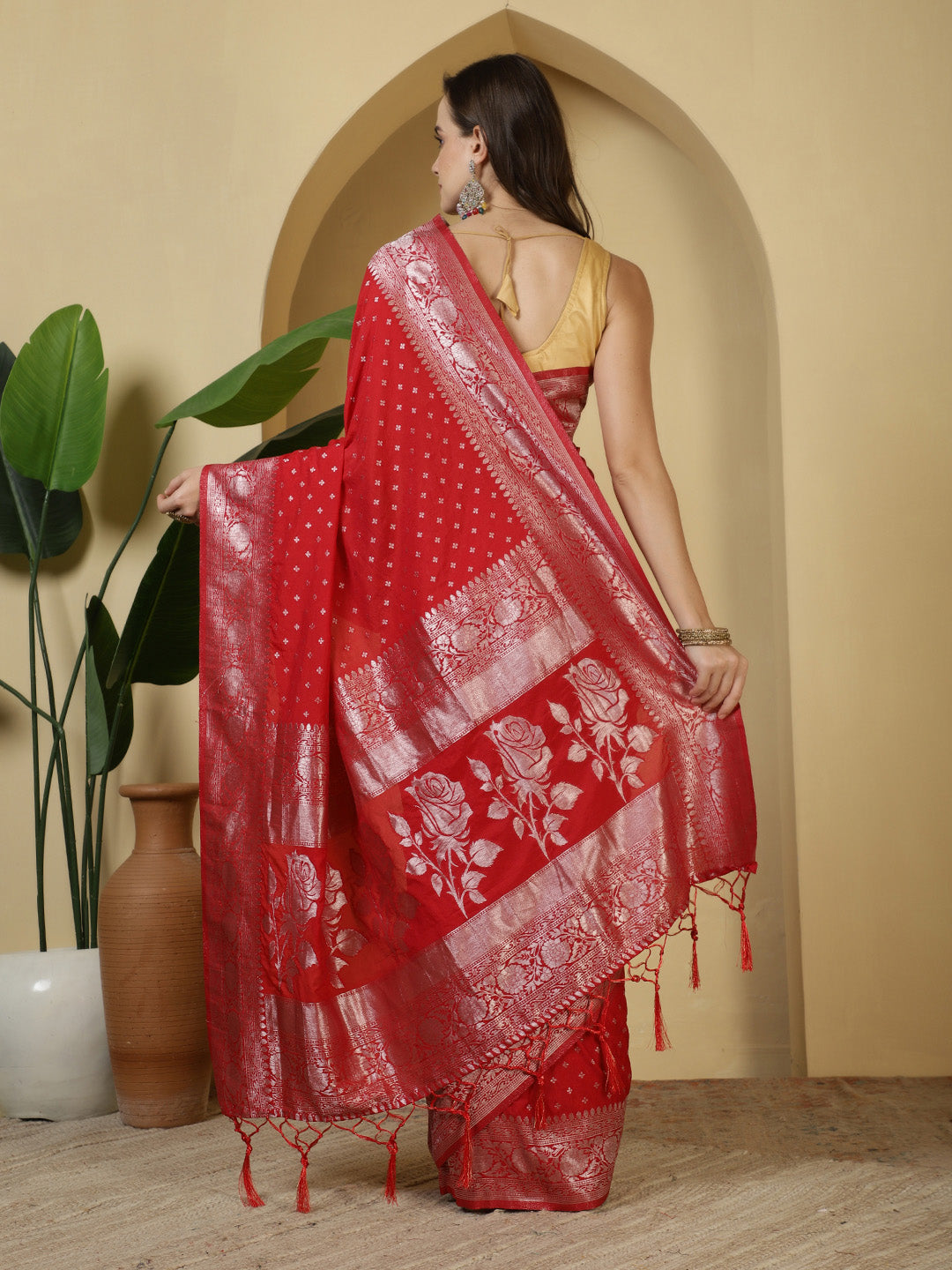 Zaari Jaal Crepe Saree