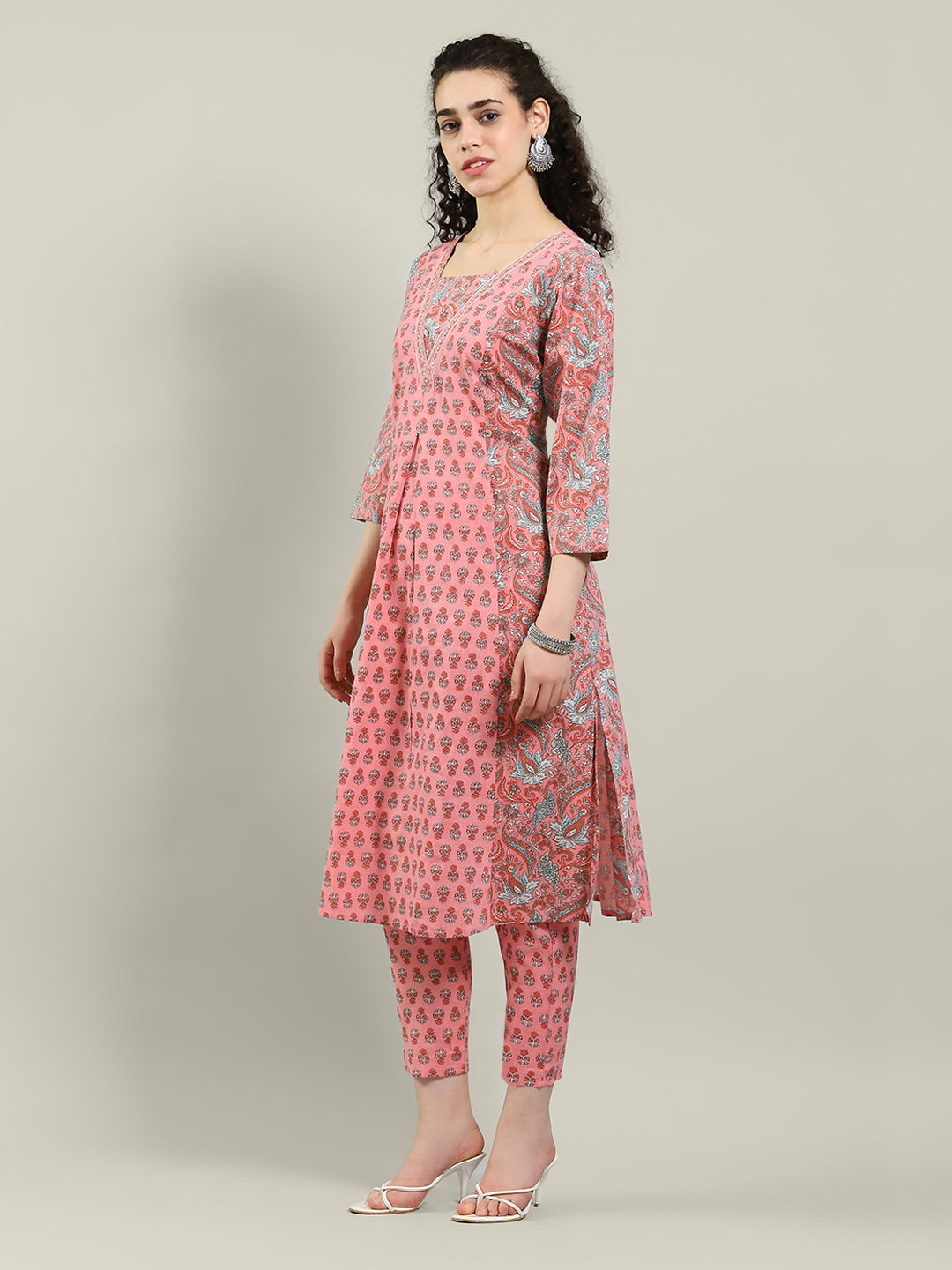 Printed Cotton Blend Kurta &amp; Pants