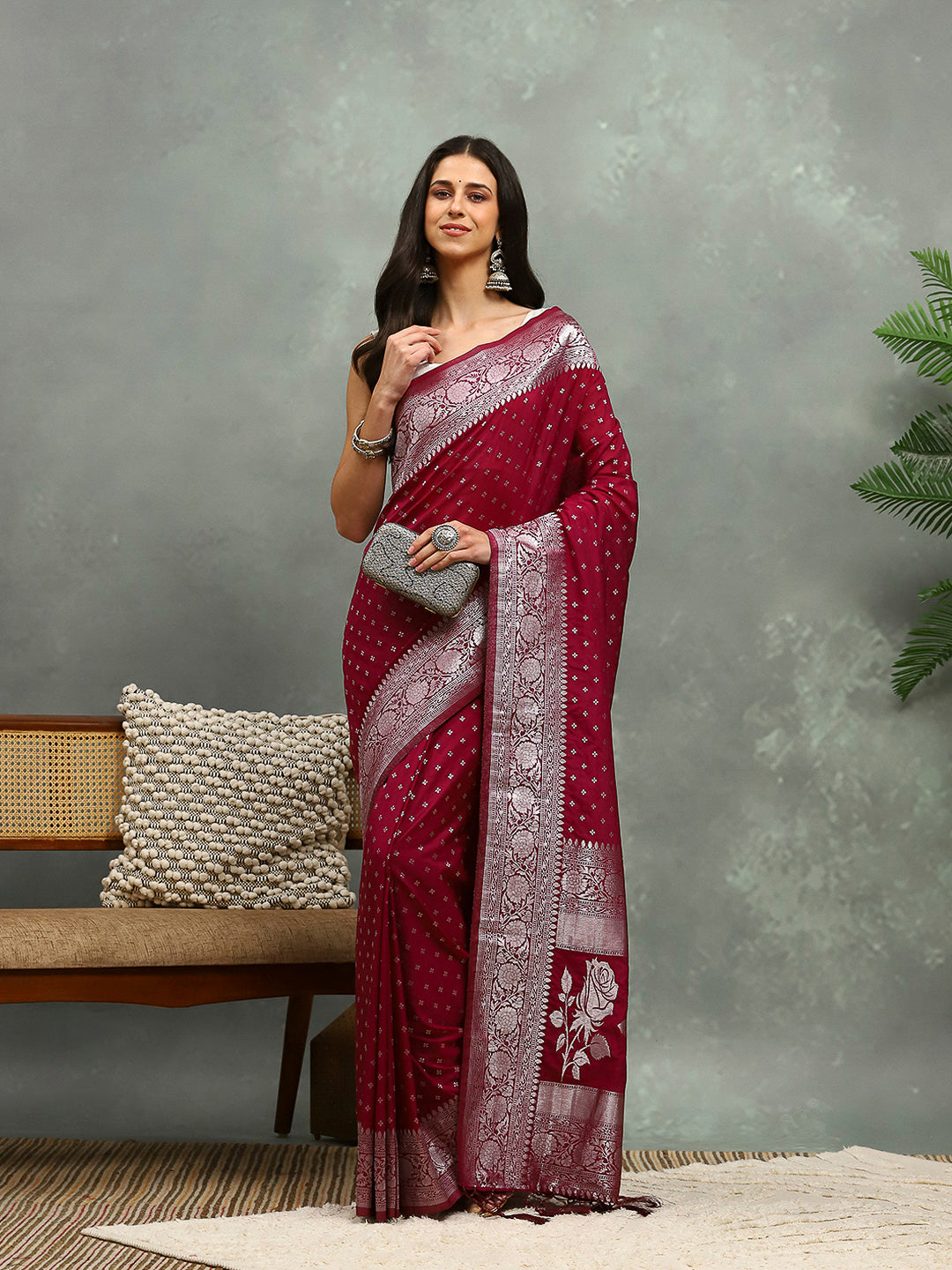 Zaari Jaal Crepe Saree