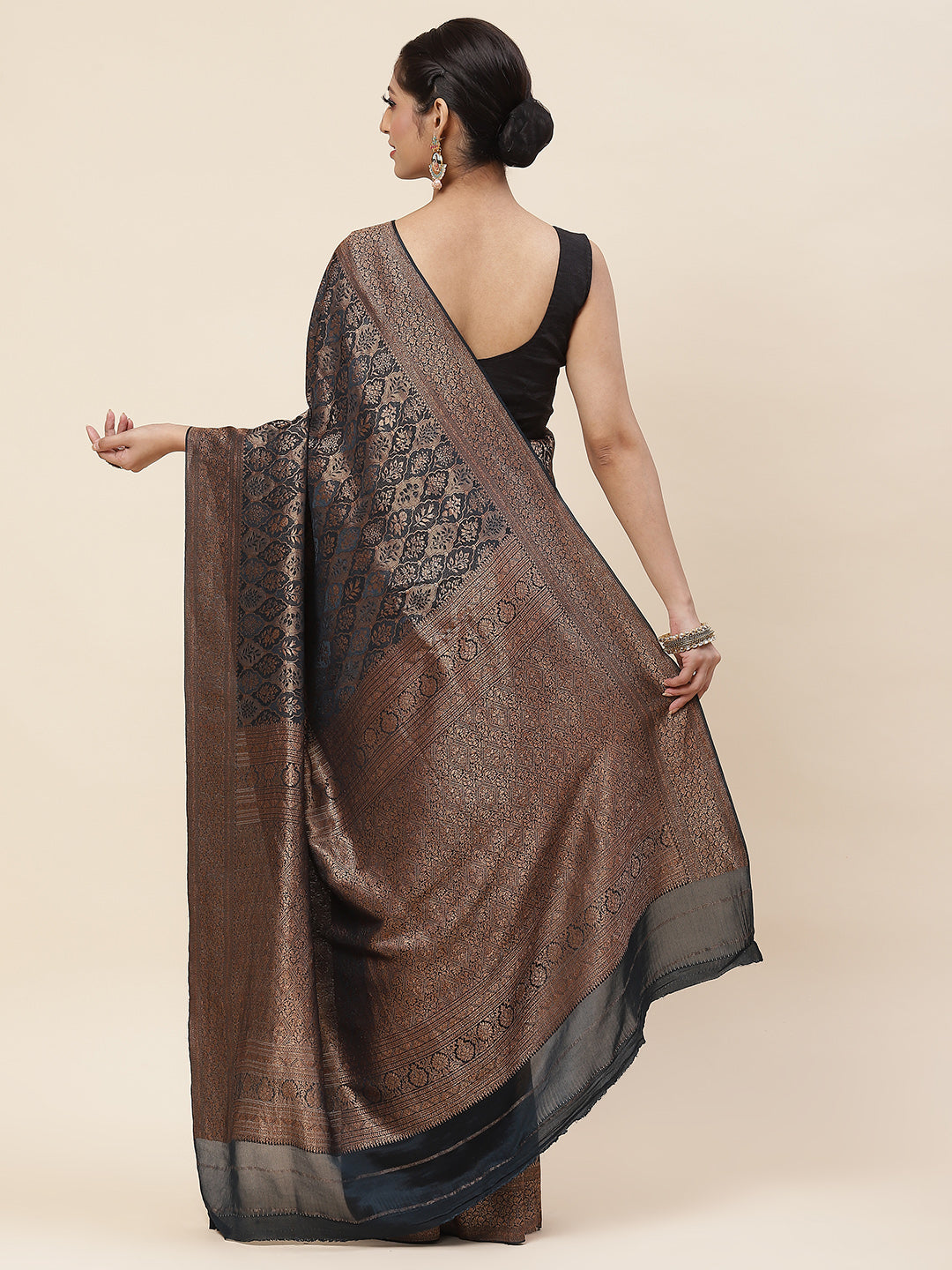 Zari Jaal Woven Crepe Saree