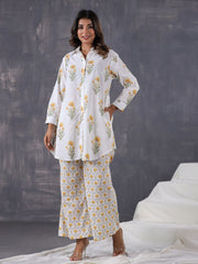 Floral Printed Cotton Blend  Kurta With Pants