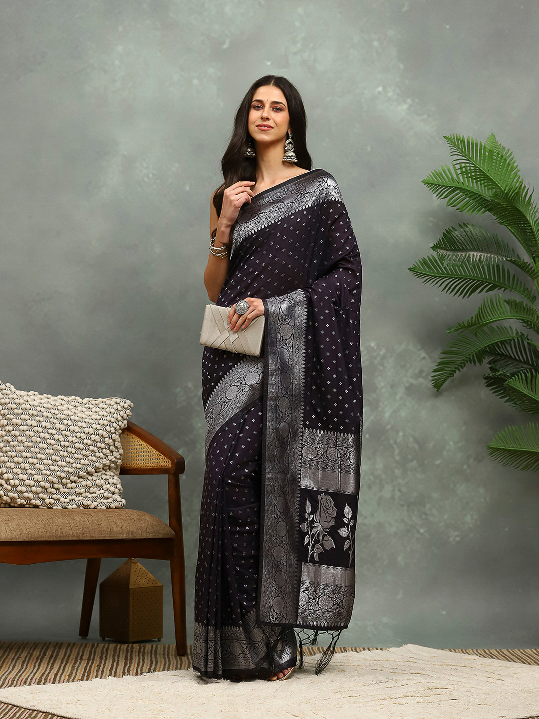 Zaari Jaal Crepe Saree