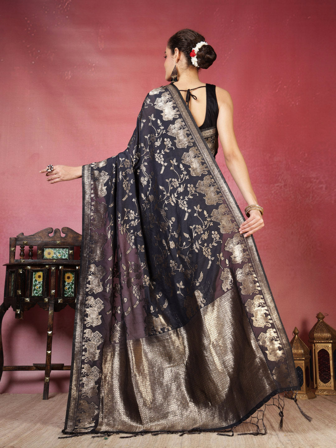 Embroidered Crepe Saree