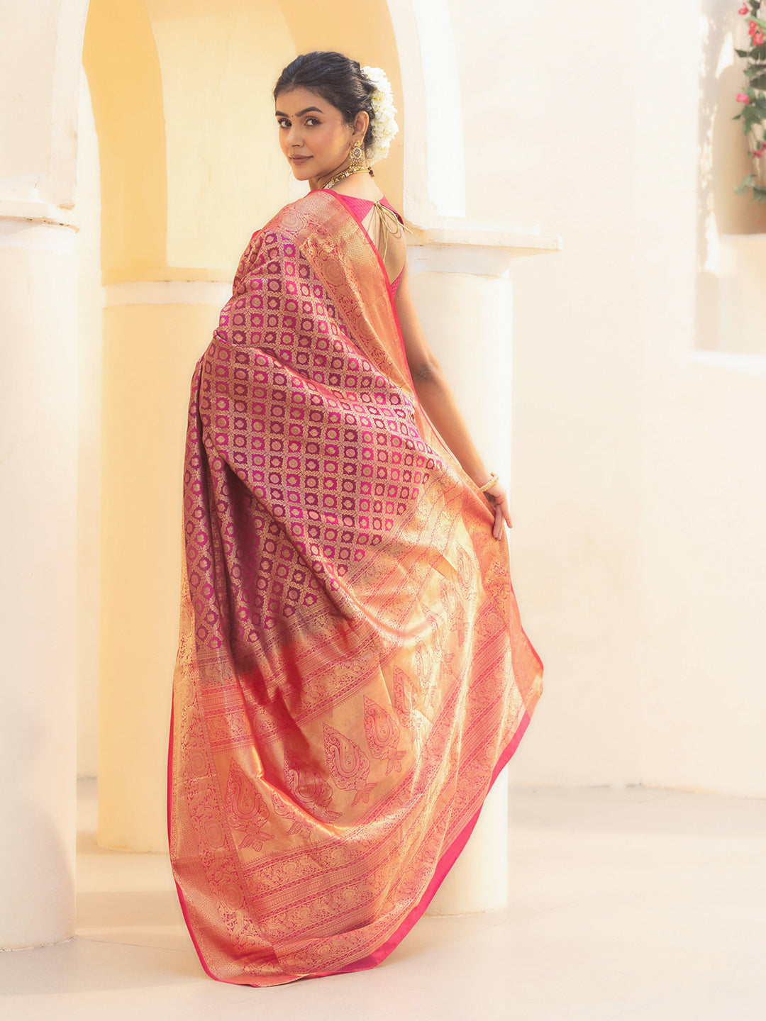 Woven Design Cotton Blend Saree