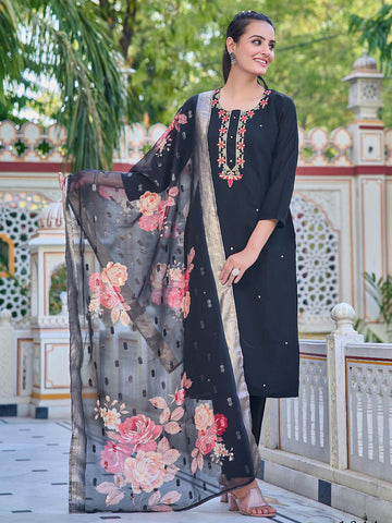 Resham Embroidered Handloom Kurta With Pant & Dupatta