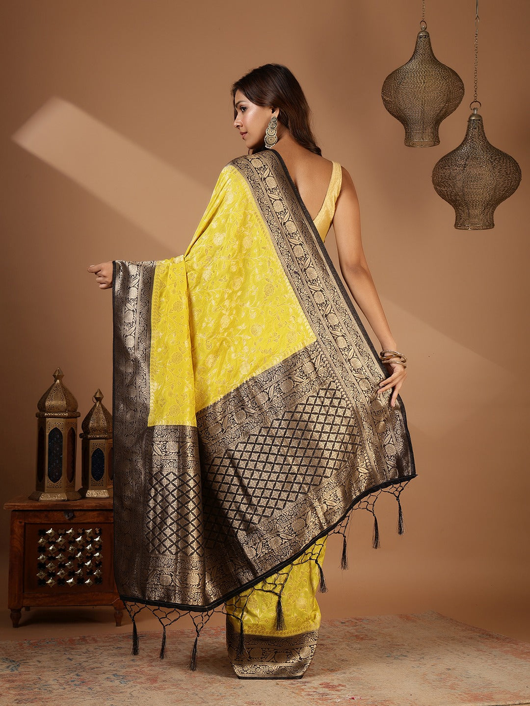 Plain Crepe Saree