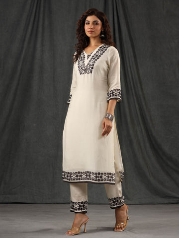 Neck Embroidered Muslin Kurta With Pants