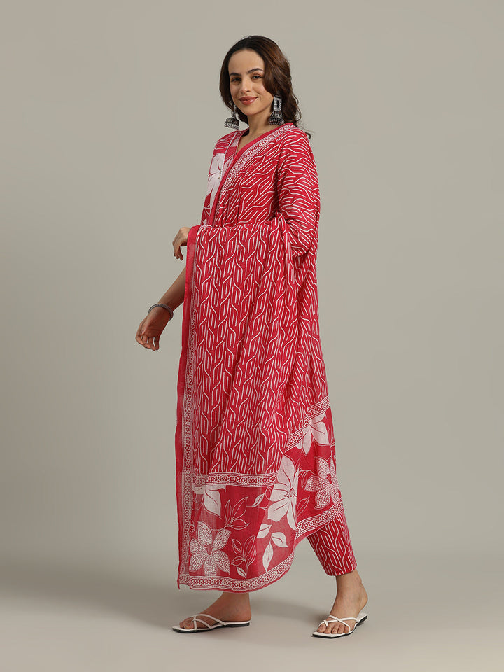 Floral Printed Cotton Blend Kurta With Pants &amp; Dupatta