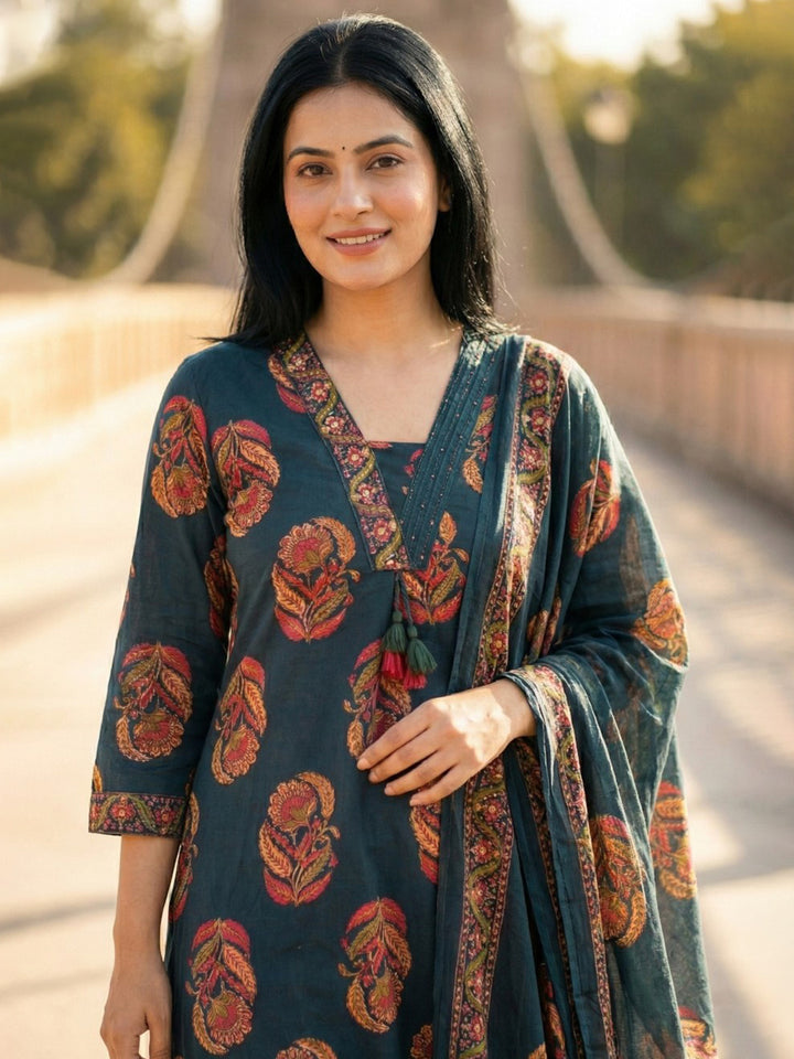 Green Cotton Blend Printed Straight Suit Set