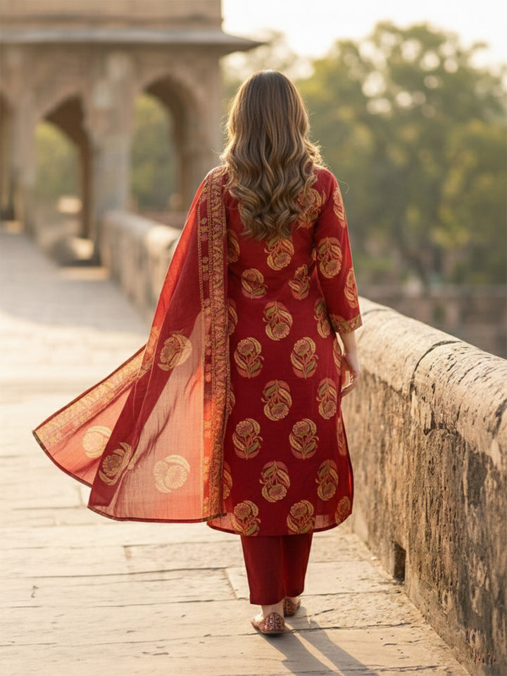 Red Cotton Blend Printed Straight Suit Set