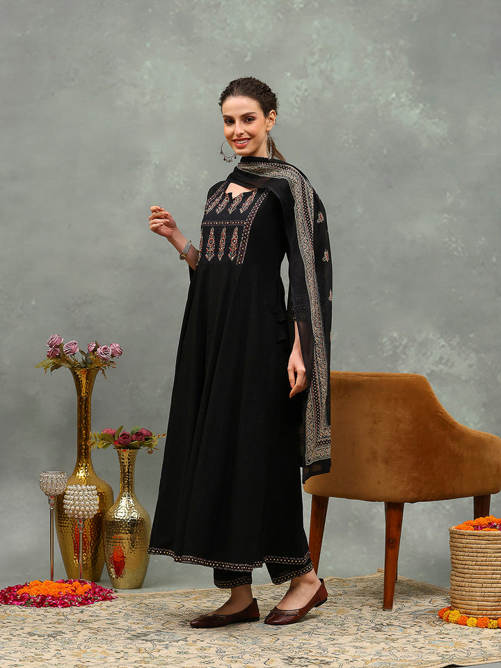 Embroidered Cotton Kurta With Pants &amp; Dupatta