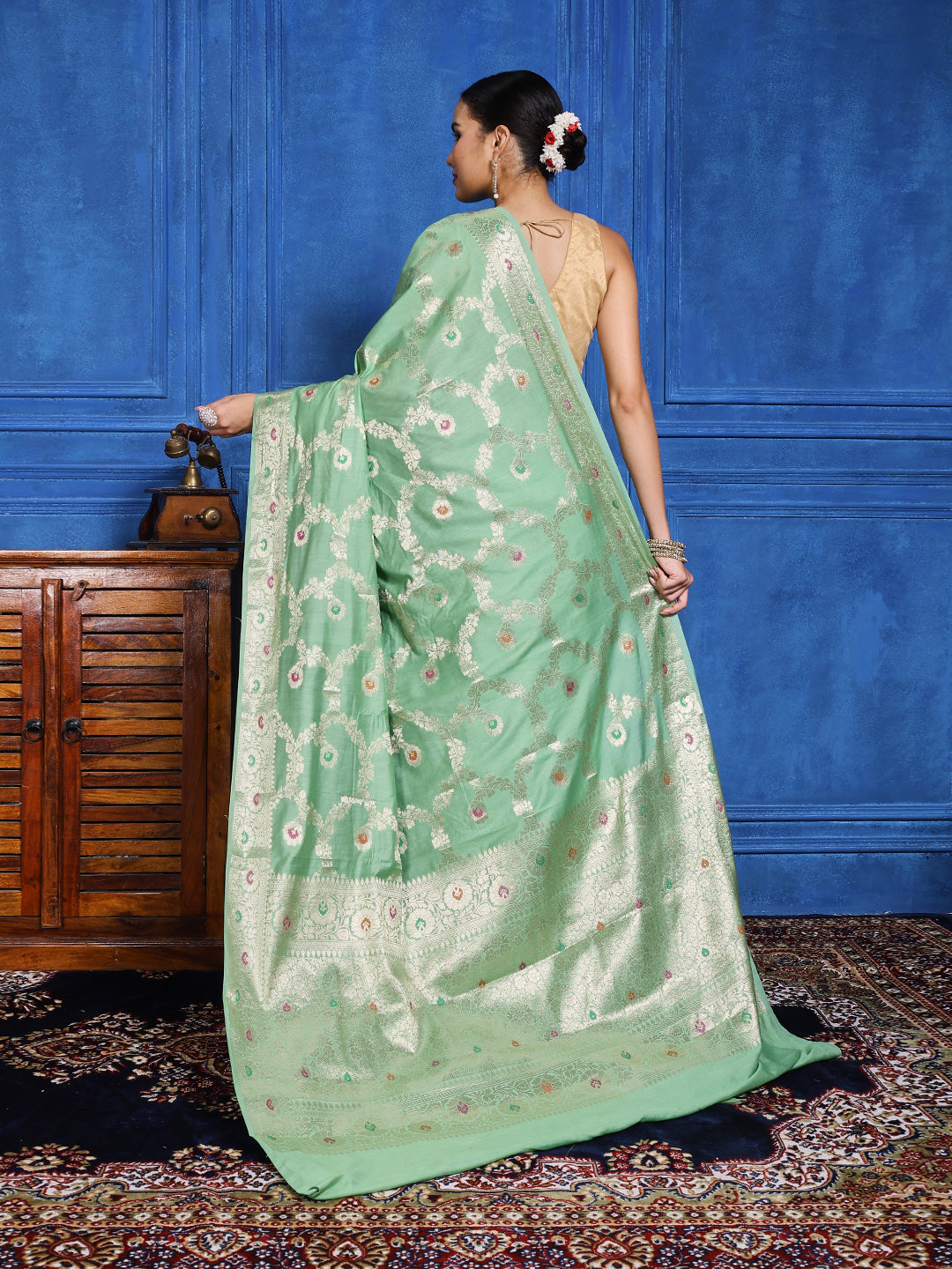 Zari Border Booti Cotton Blend Woven Saree
