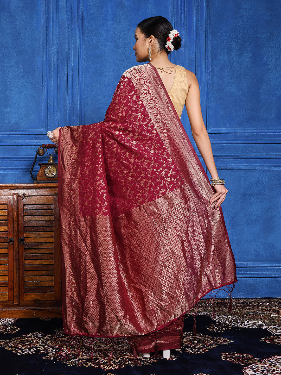 Zaari Jaal Crepe Saree