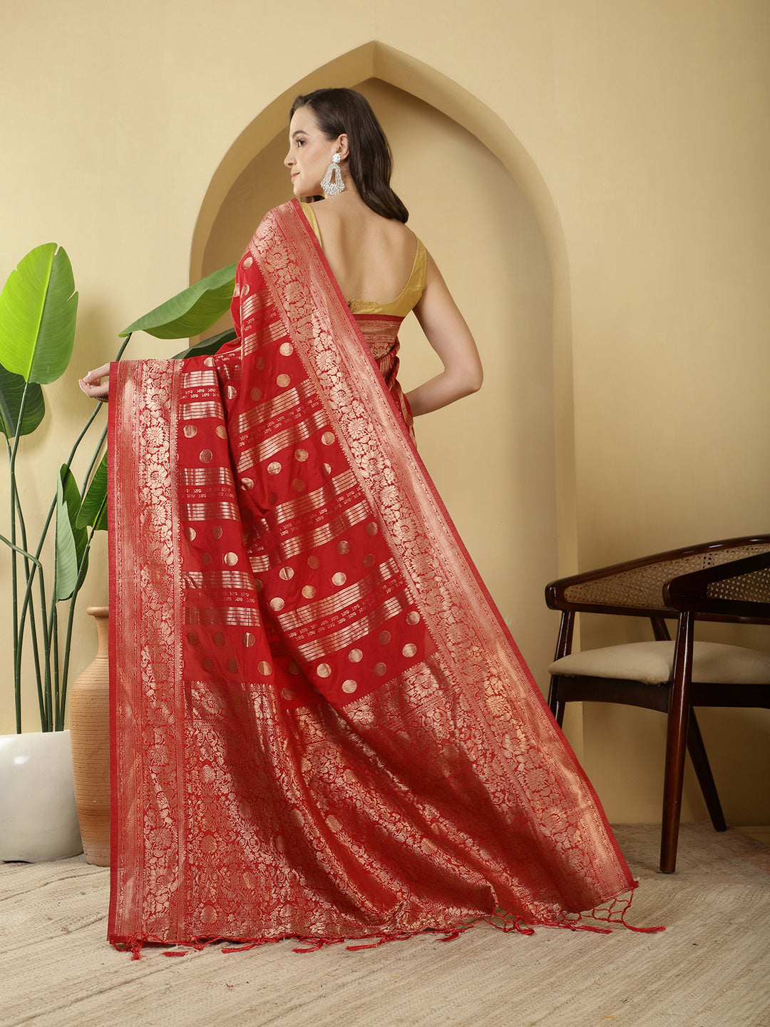 Zaari Jaal Crepe Saree