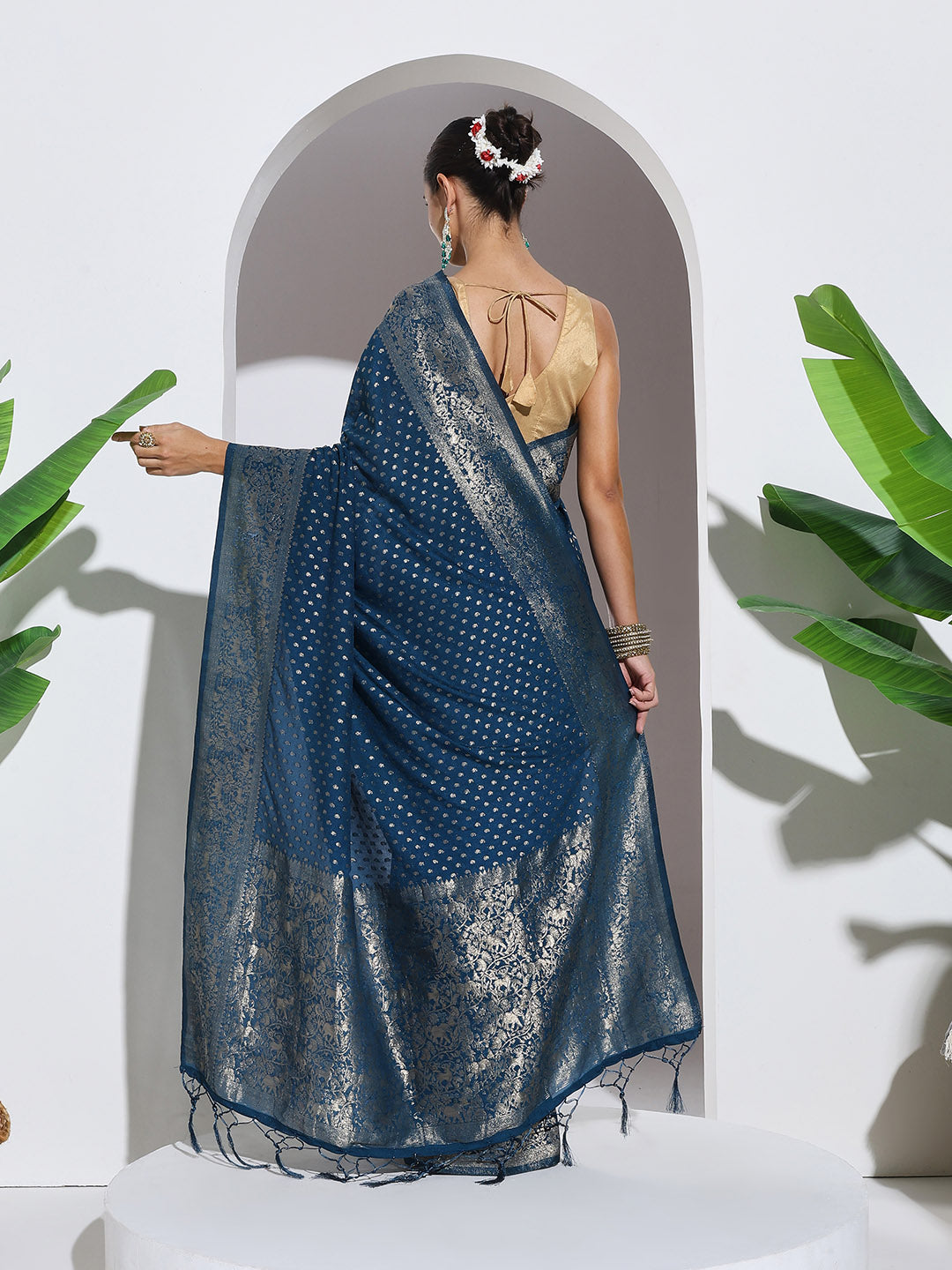 Zaari Jaal Crepe Saree