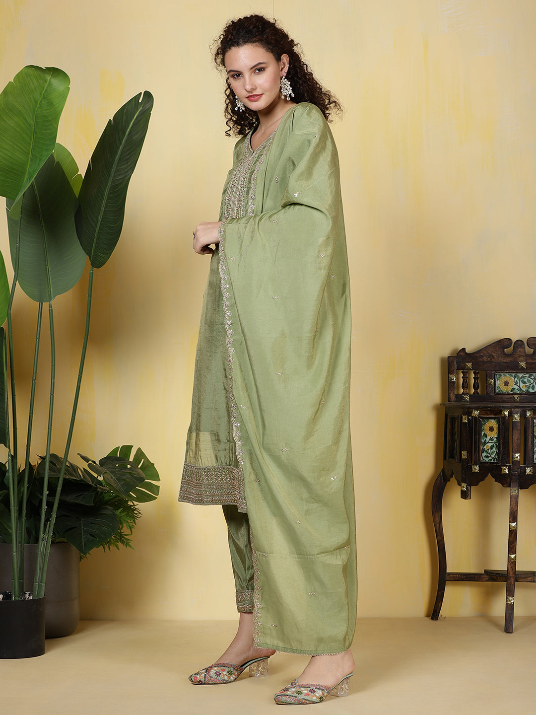 Neck Zari Embroidered Chanderi Kurta With Pants &amp; Dupatta