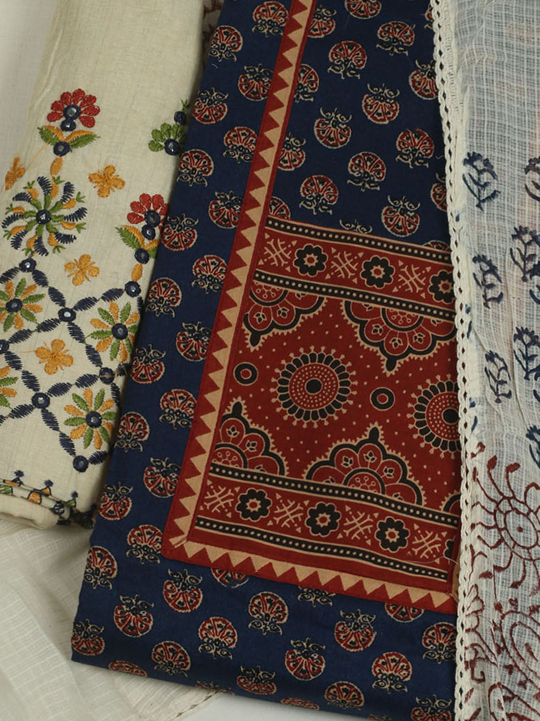 Printed Cotton Unstitched Suits Printed Suit With Pant &amp; Dupatta